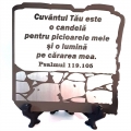 Placuta argintie gravata cu suport, Cuvantul Tau este o candela